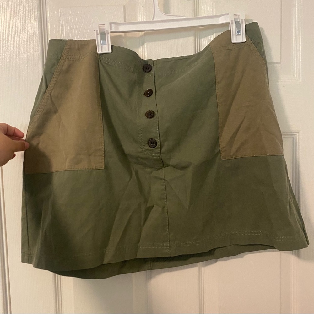 Plus Size Colorblock Button Front Miniskirt - Picture 2 of 5
